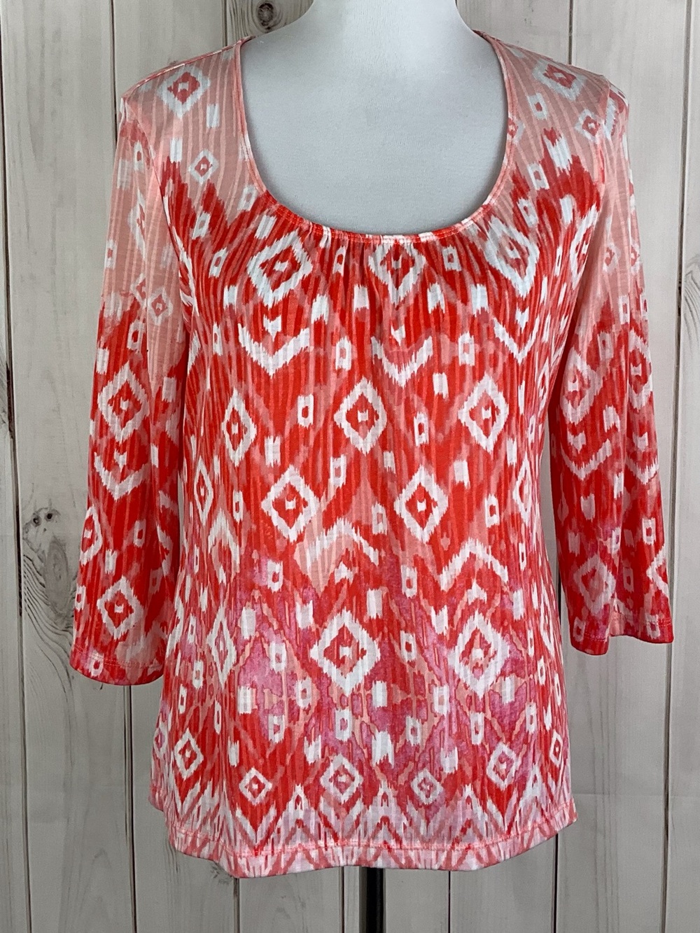 Chico’s Knit Top Women's Size 1 (M/8) Orange White Ikat Print 3/4 Sleeve Stretch